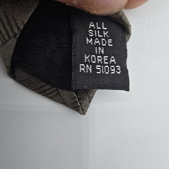 Mens Necktie Formal Suit 57"Lx4" Black Brown Striped Tie Vintage - Picture 6 of 6